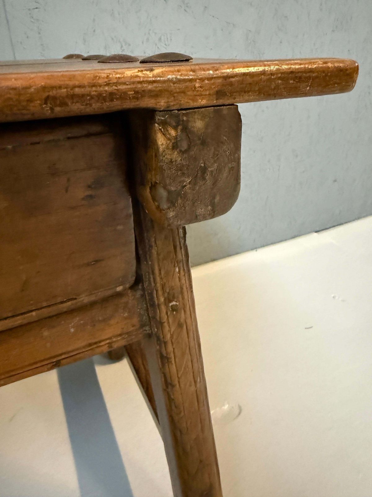 photo vintage Early Spanish Pine Side Table With Drawer, Primitive Rustic Table, 19th Century