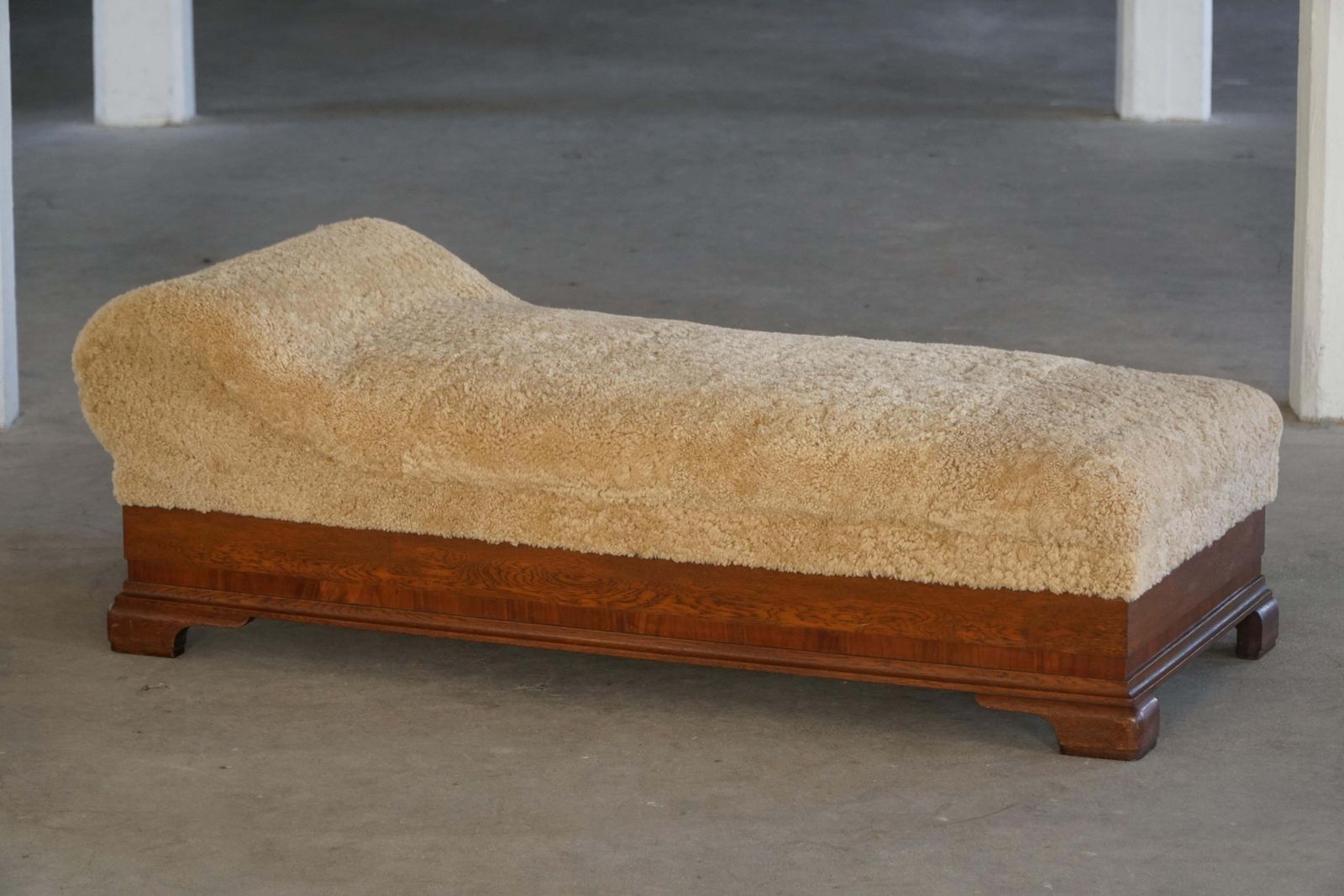 Art Deco, Daybed Reupholstered In Lambswool, Danish Cabinetmaker, 1930s photo vintage