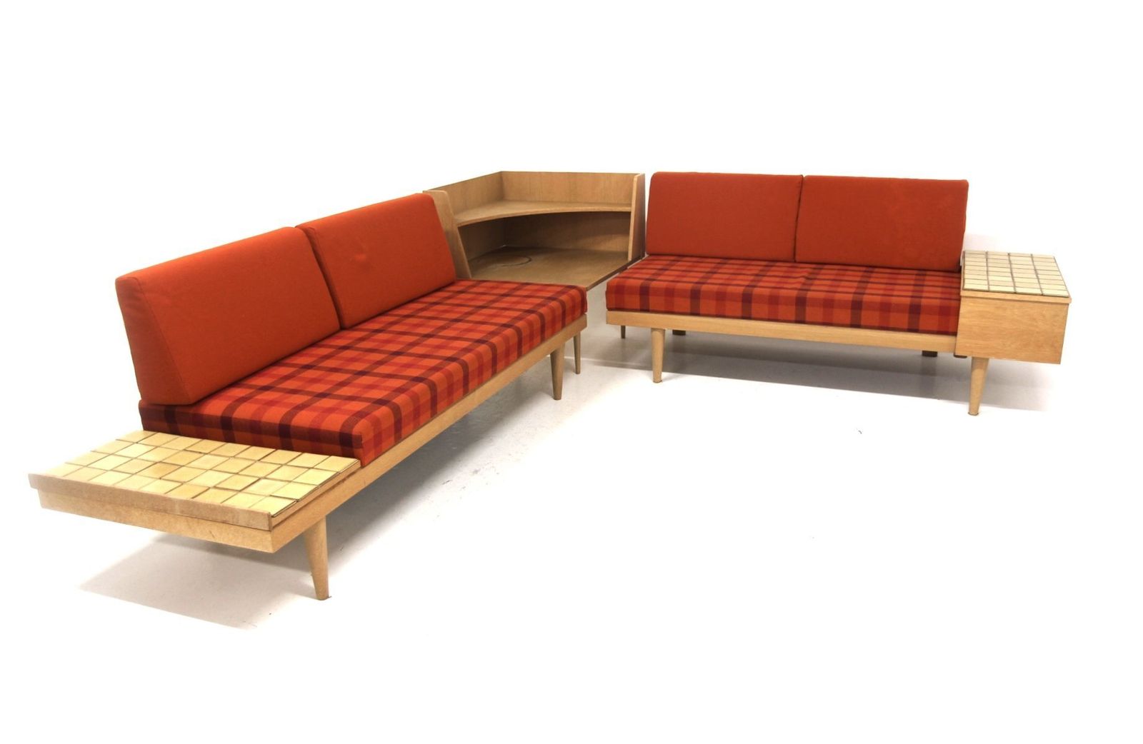 photo furniture Svane Daybeds And Table By Haldor Vik And Ingmar Relling For Ekornes, Norway, 1960s, Set Of 3