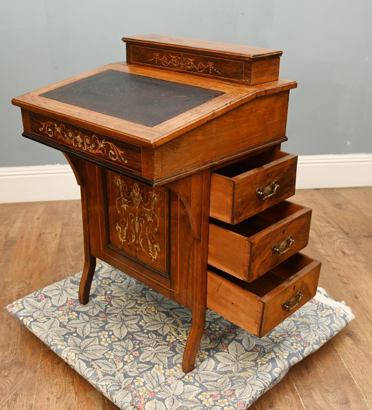 photo furniture Sheraton Revival Davenport Antique Desk Marquetry 1890