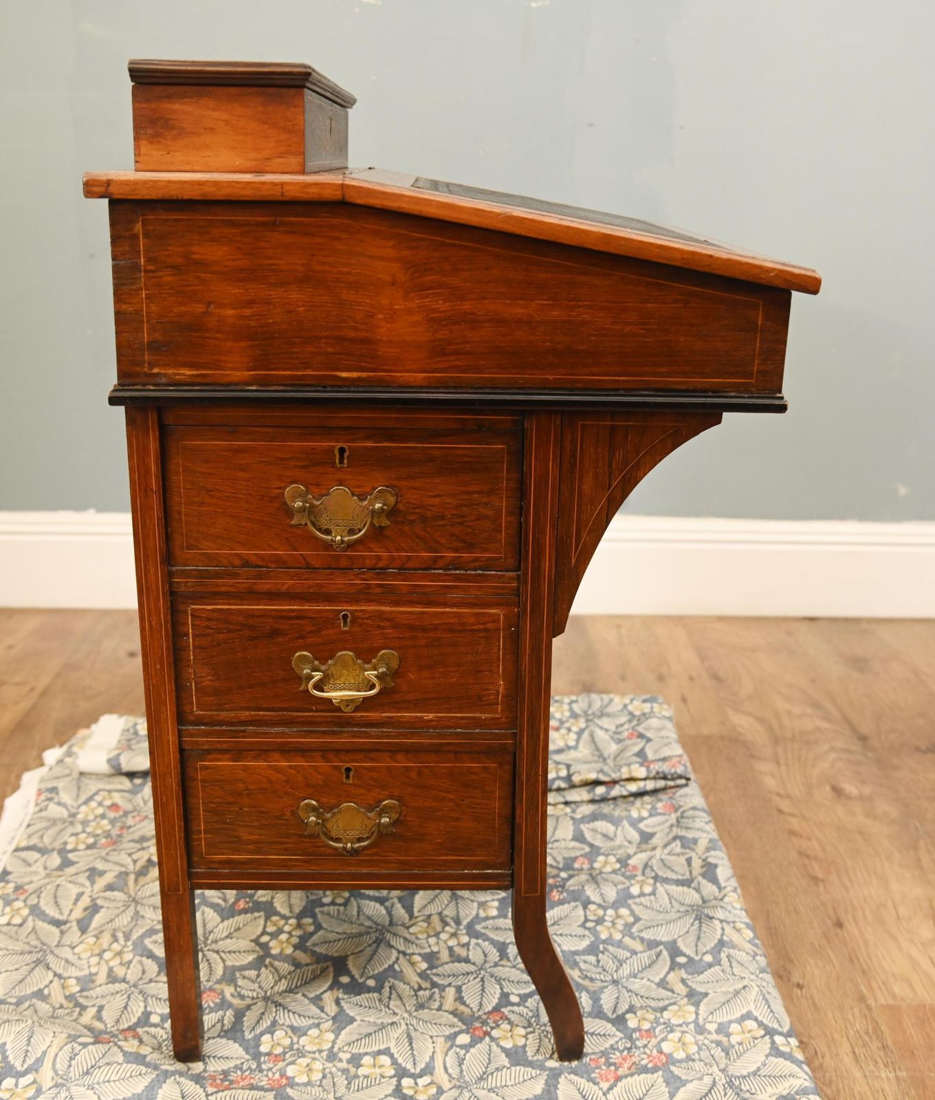 photo vintage Sheraton Revival Davenport Antique Desk Marquetry 1890
