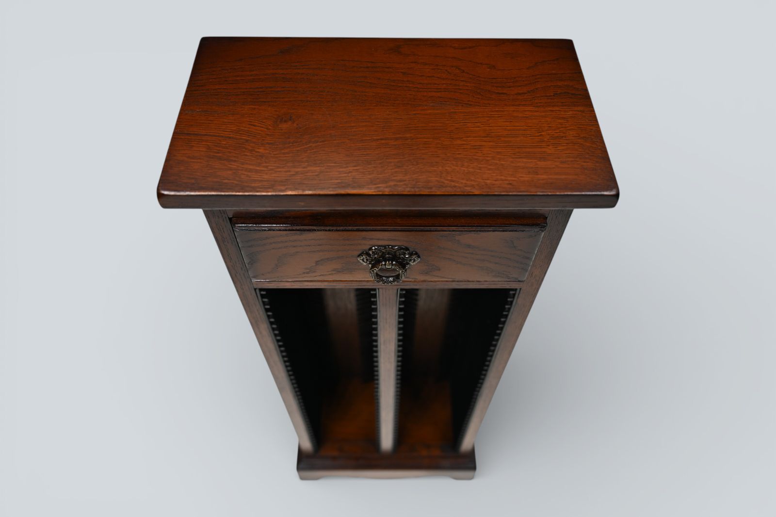 197.0 Old Charm Cd Cabinet/Unit For 80 Cds Tudor Brown Free* Uk Delivery photo