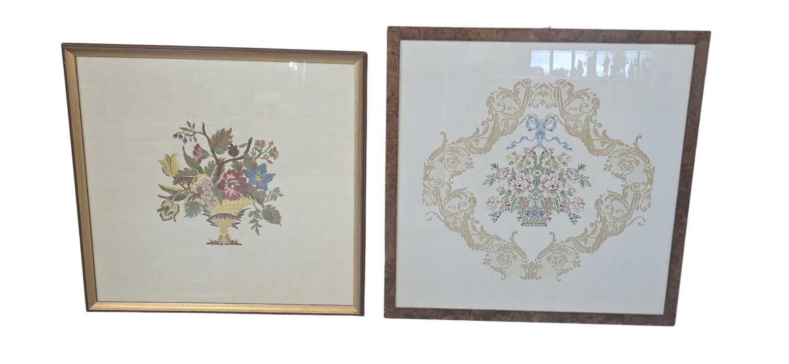 Coppia Di Quadri Artigianali A Ricamo Stile Classico E Shabby Chic photo furniture