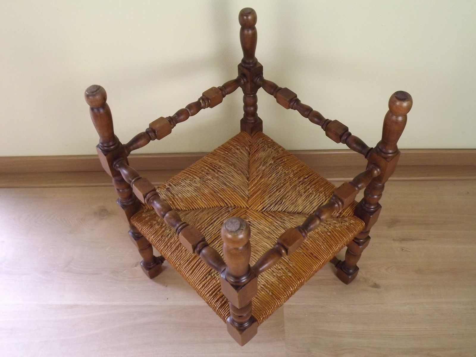 photo vinterior French Antique Turned Wooden Bobbin Chairs With Rush Seats – Matching Pair