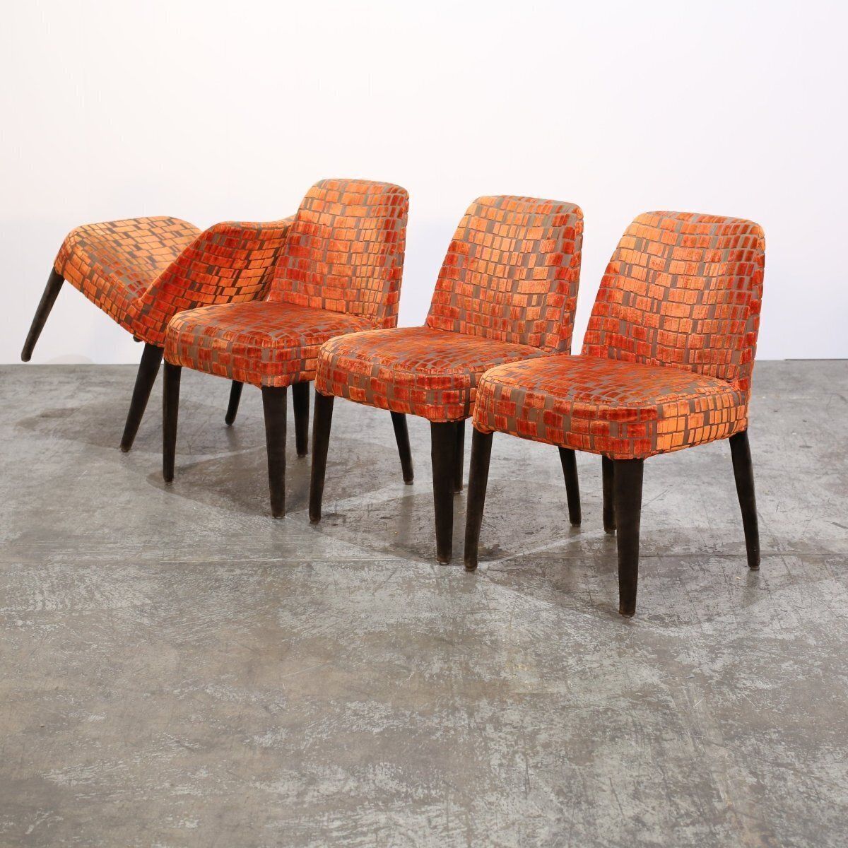 Maxalto Orange Patterned Febo Dining Chairs By Antonio Citterio, Set Of Four photo for sale