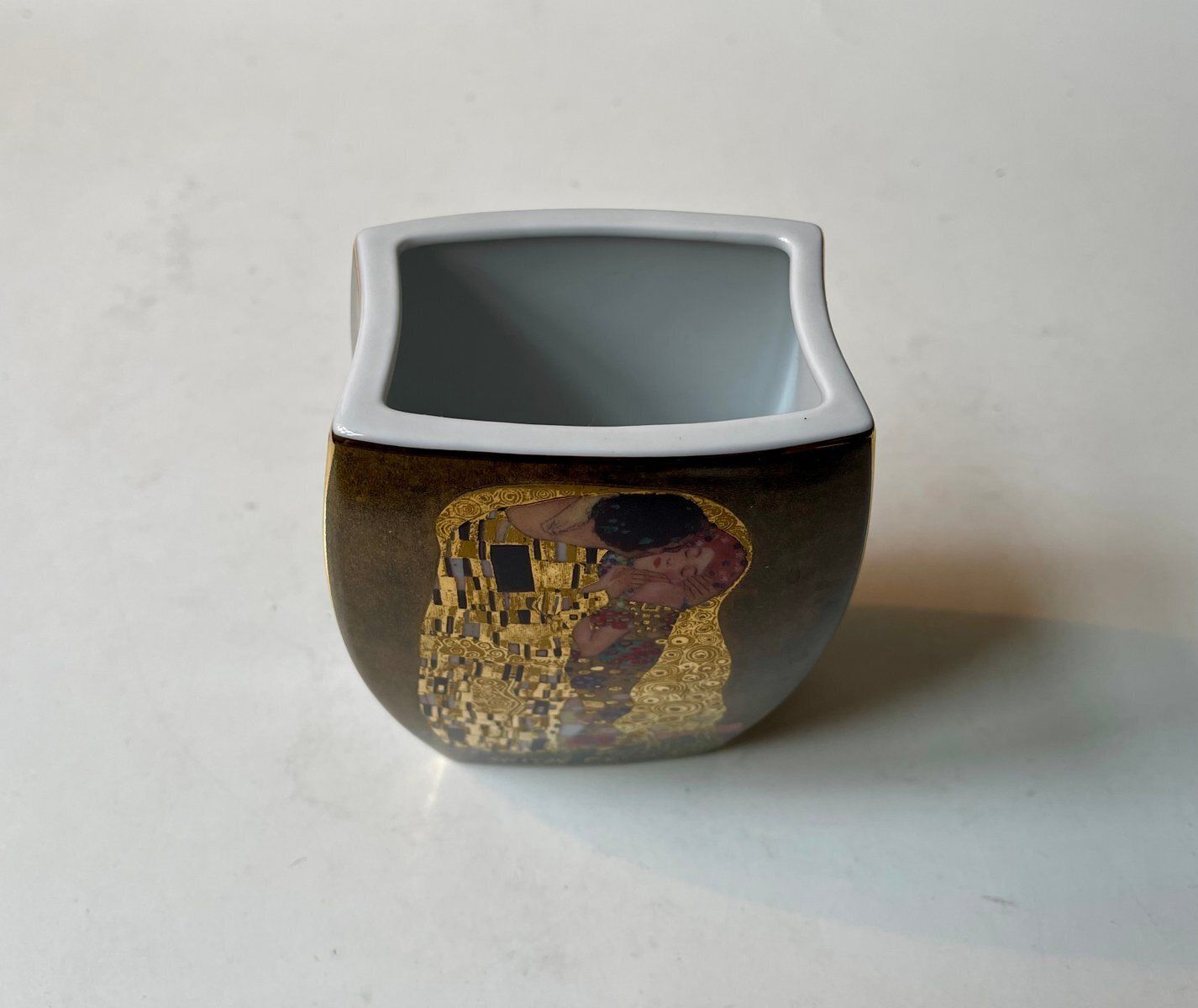 Artis Orbis Series The Kiss By Gustav Klimt Vase In Porcelain From Goebel, 2000s photo vinterior
