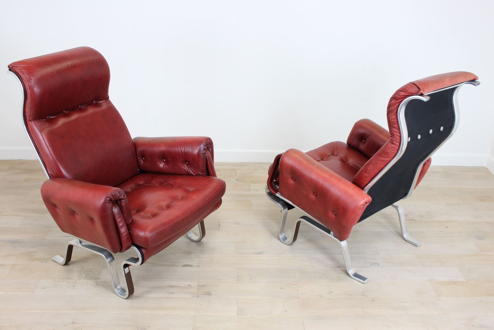 Pair Swedish Leather Floating Chairs By Eric Sigfrid Persson photo for sale