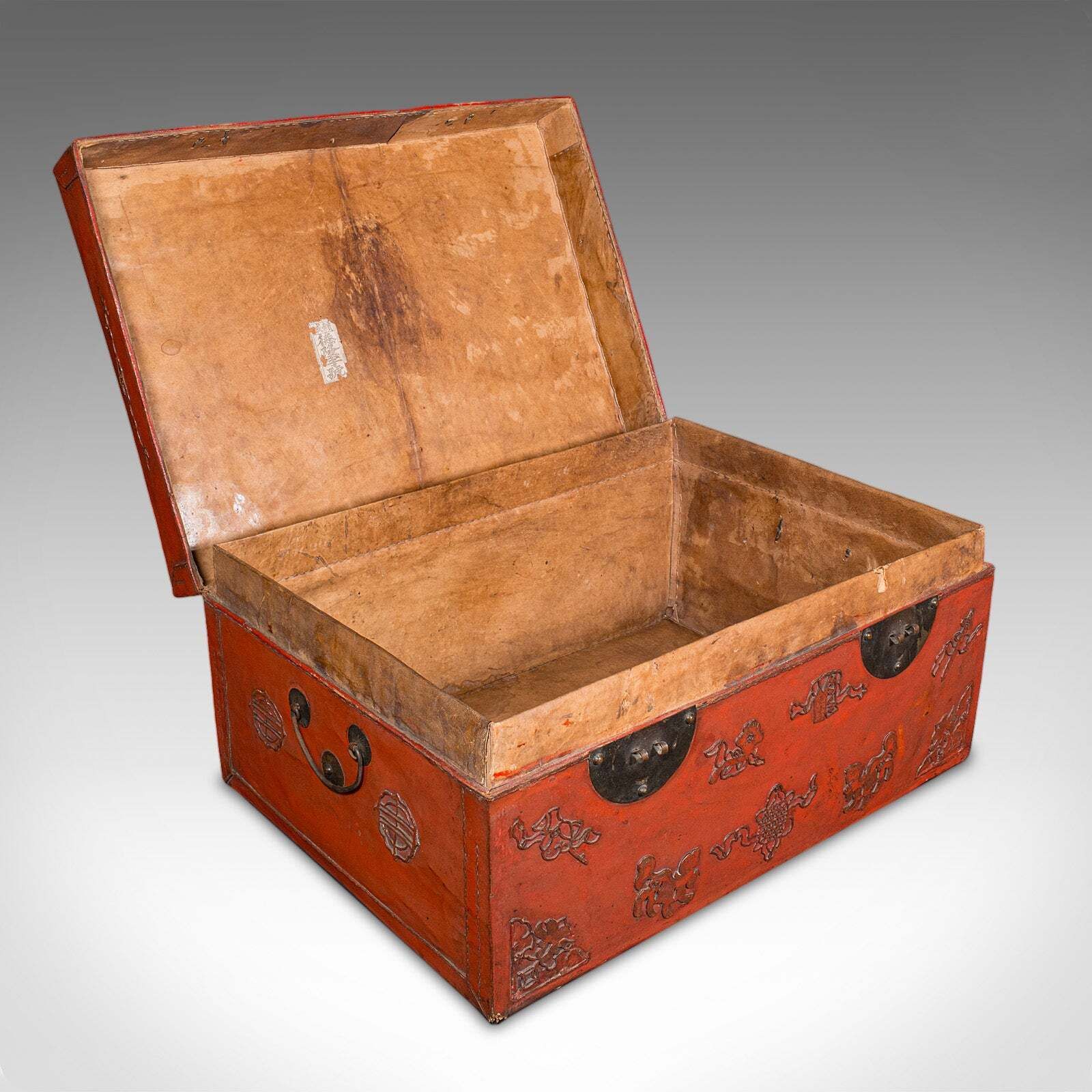 Vintage Decorative Trunk, Oriental, Leather, Travel Case, Storage Case, Art Deco photo vintage