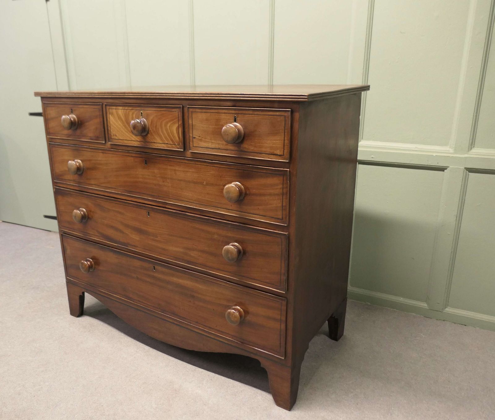 Late 18th Century Mahogany Chest Of Drawers This Is A Wonderful Looking Piece photo vinterior