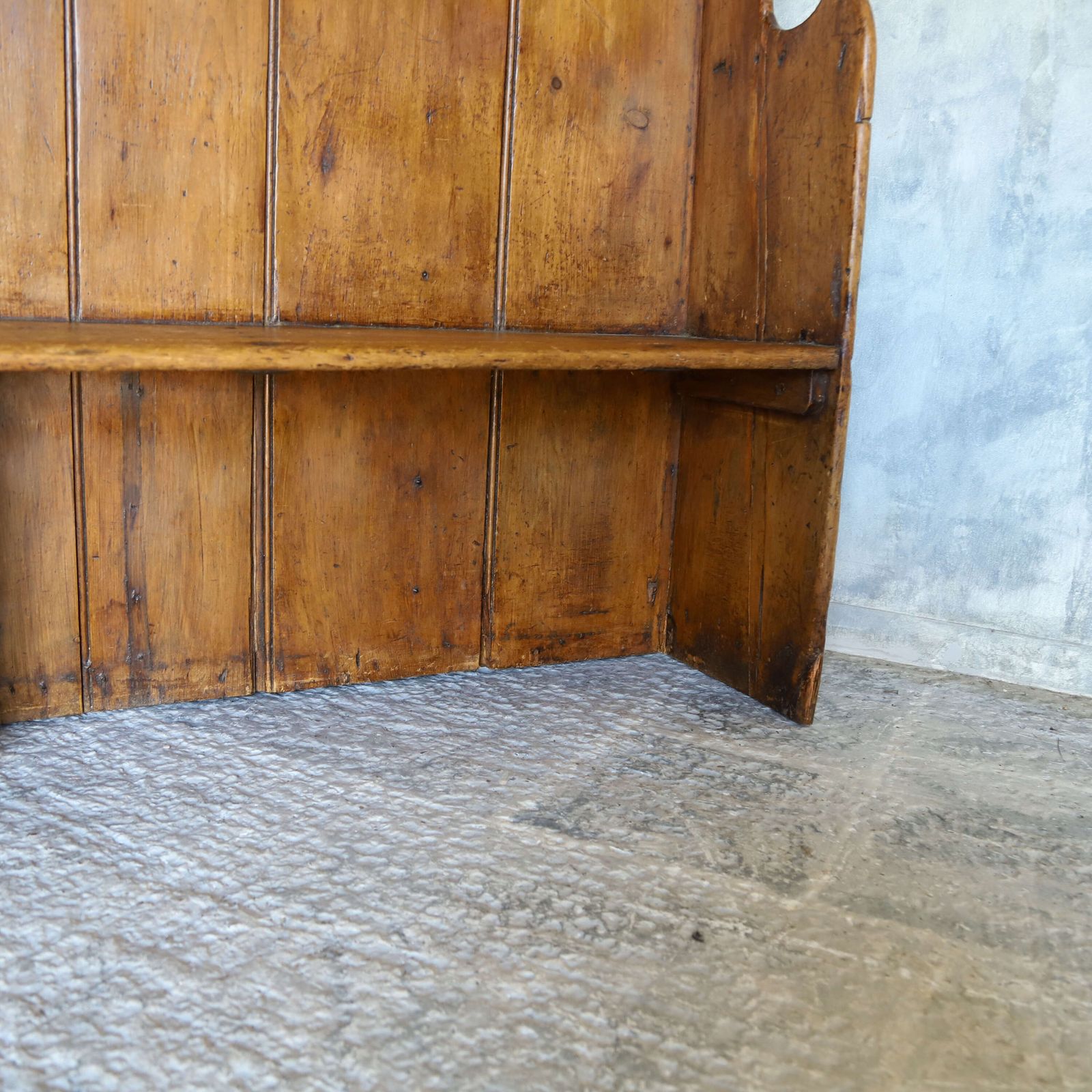 19th Century English Country Pine High‑Back Settle Bench With Honey Brown Patina photo vinterior