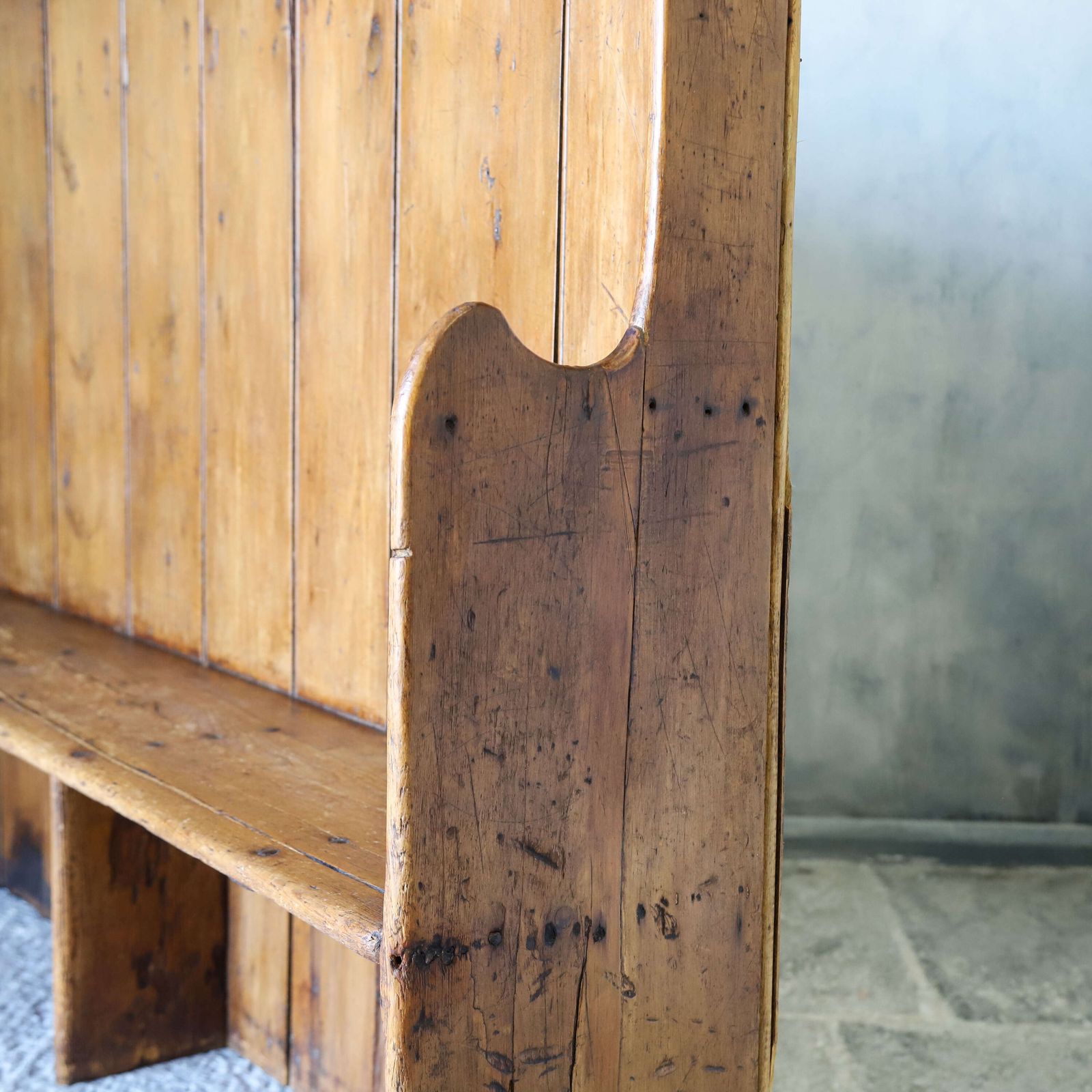 2100.0 19th Century English Country Pine High‑Back Settle Bench With Honey Brown Patina photo