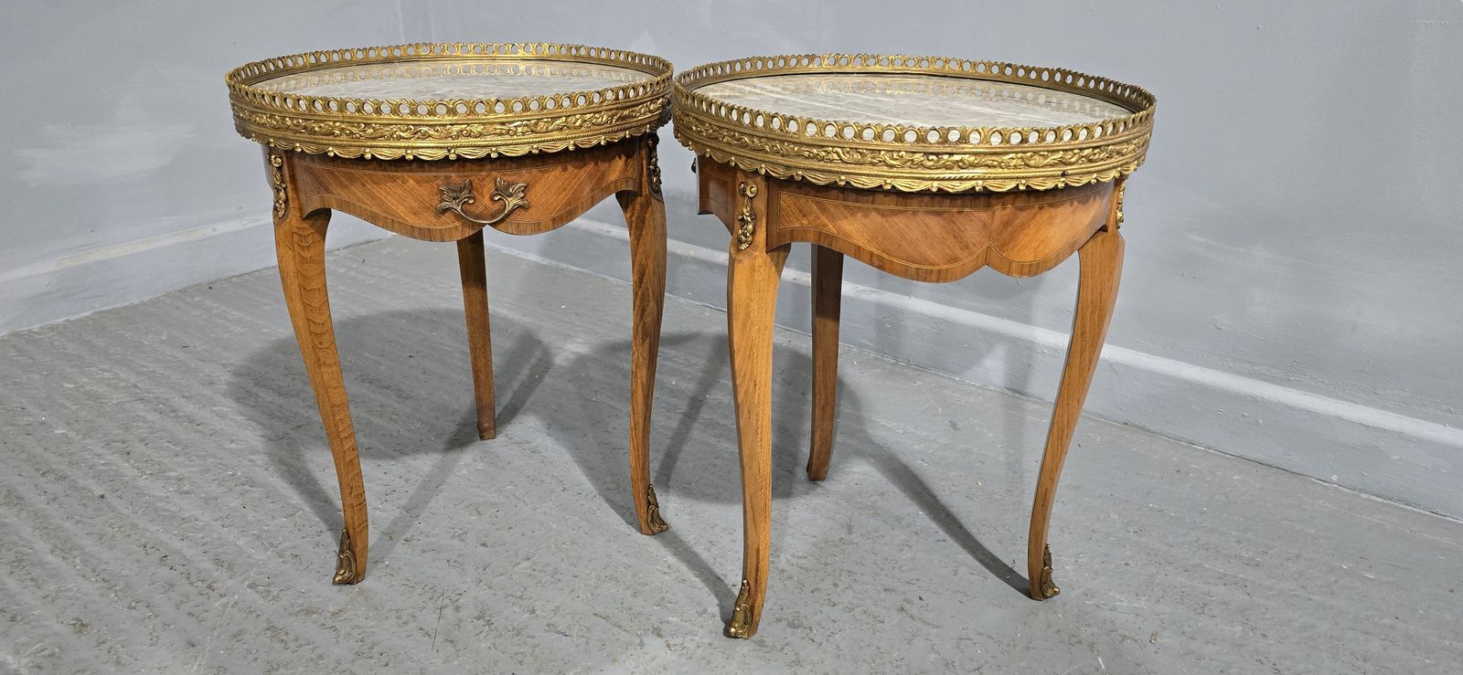 Super Pair French Kingwood Lamp Tables photo vinterior