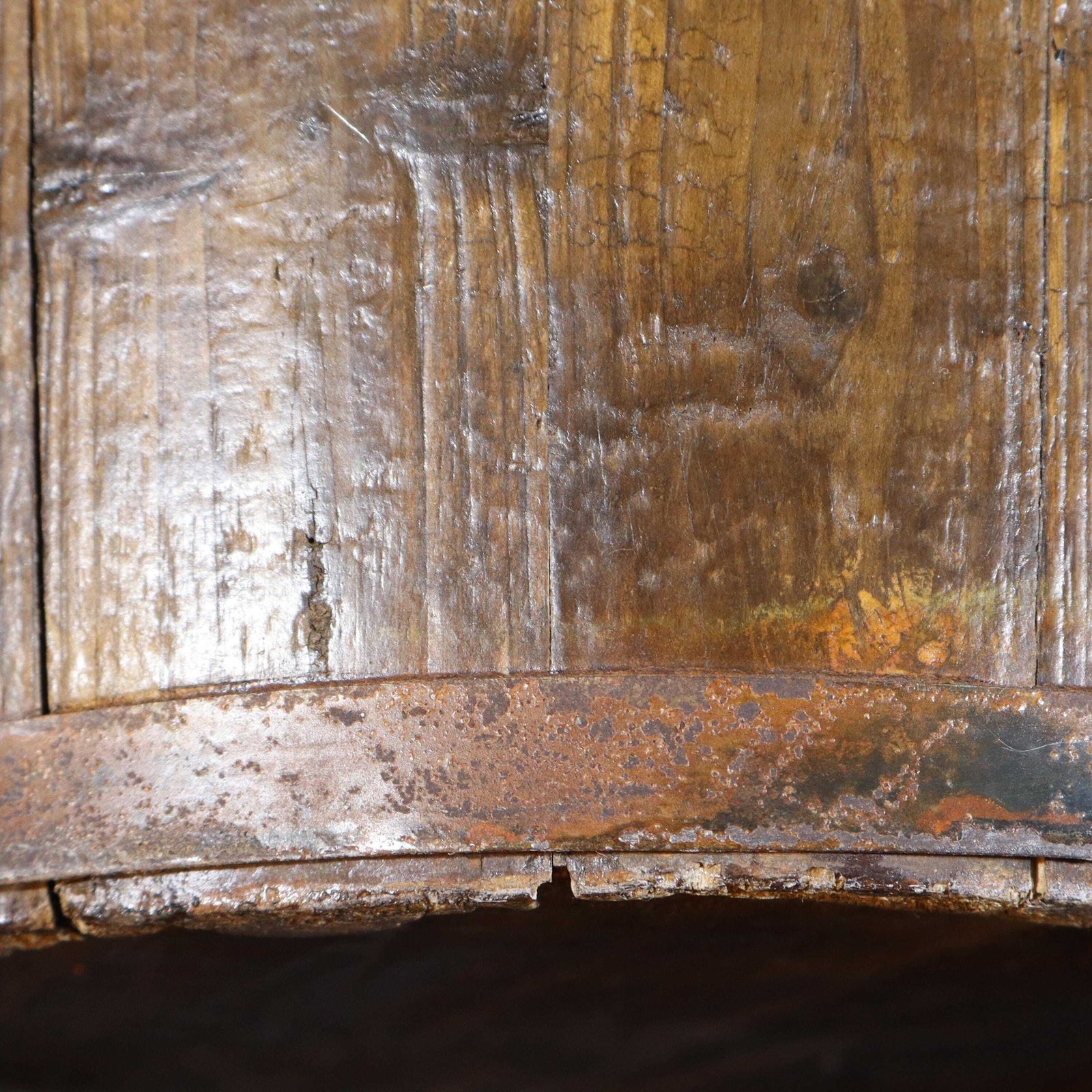 photo vinterior Antique French Wooden Water Well Bucket, Primitive Country Pail With Long Handle