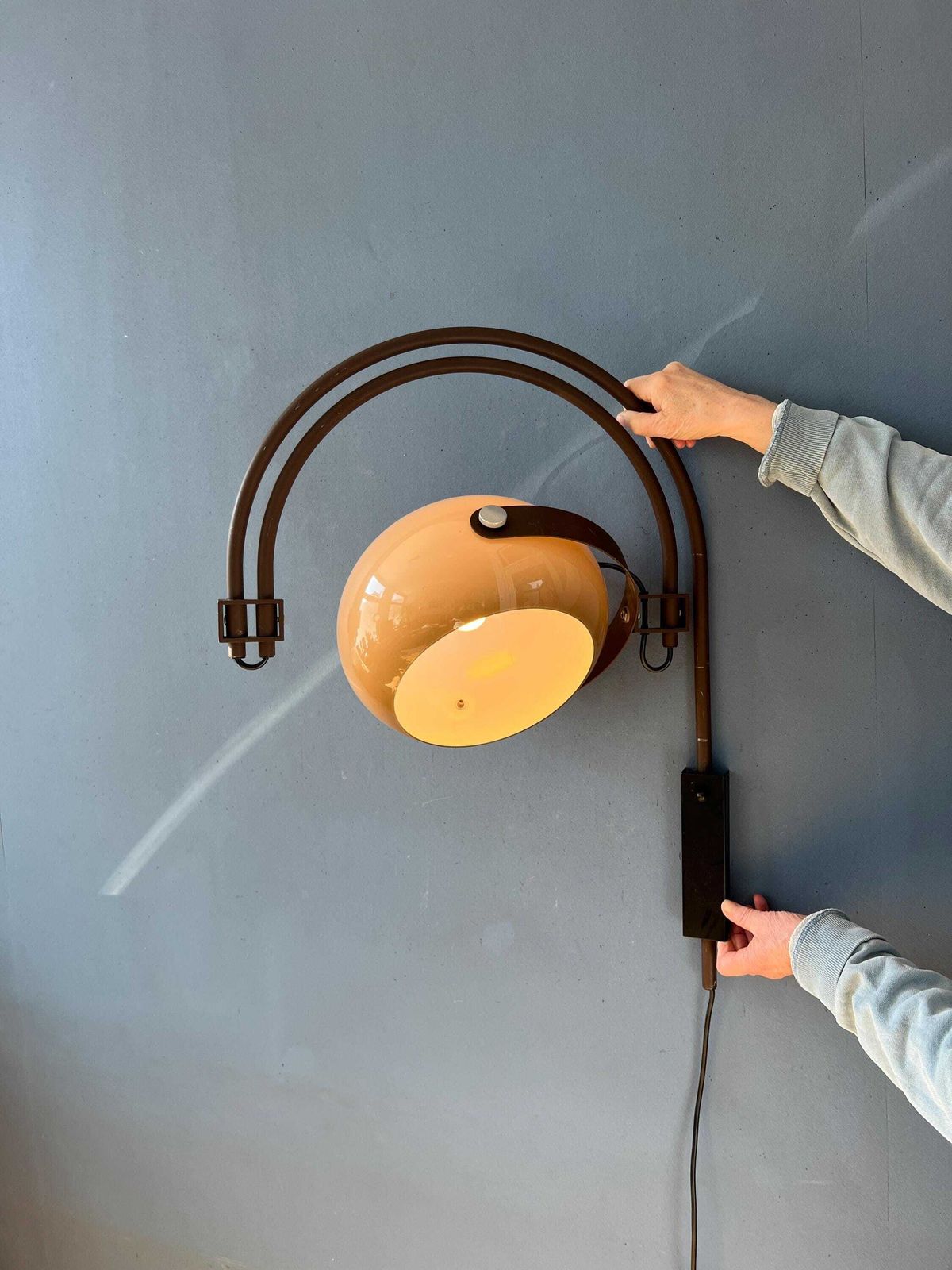 Mid Century Dijkstra Space Age Dubbele Boog Wandlamp photo for sale