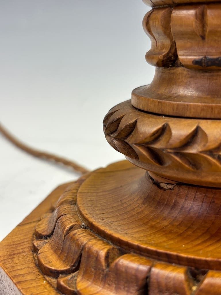 photo furniture Antique Carved Oak Corinthian Column Table Lamp C.1920 – Neoclassical Revival Lighting