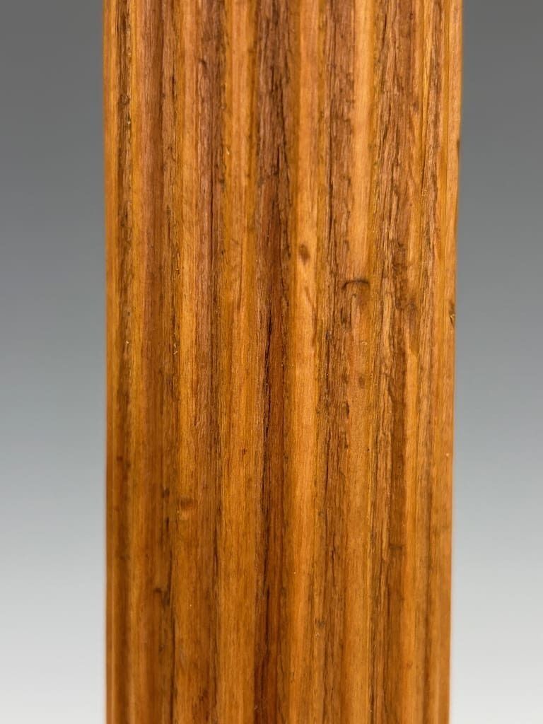 photo vintage Antique Carved Oak Corinthian Column Table Lamp C.1920 – Neoclassical Revival Lighting