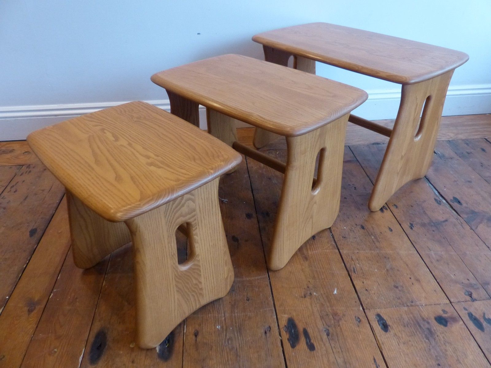 Stunning  Set Of Modern Ercol Nest Of  Coffee Tables Very Clean Condition photo vintage