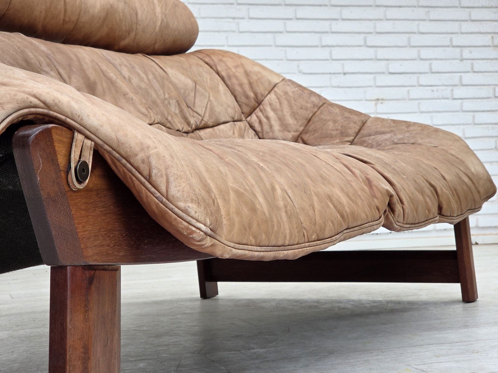 photo furniture 1970s, Norwegian Design By Jan Erik Lindgren, 2 Seater Sofa Model "Amazon".