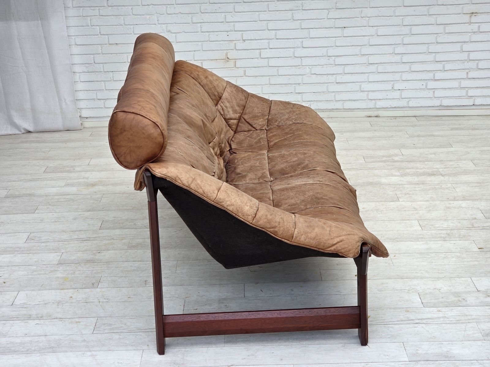 photo vinterior 1970s, Norwegian Design By Jan Erik Lindgren, 2 Seater Sofa Model "Amazon".