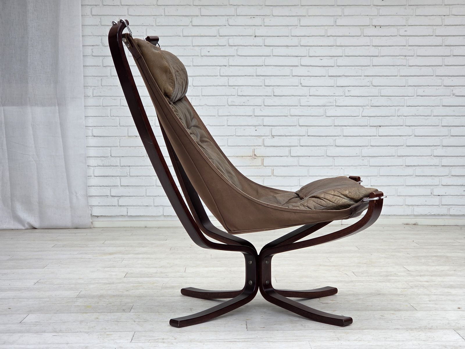 photo for sale 1970s, Norwegian Design By Sigurd Ressel, Lounge Chair, Model "Falcon".