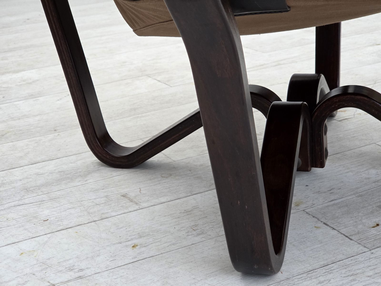 photo buy Jaren 1970, Noors Design Van Jim Myrstad, Loungestoel, Model "Viking".