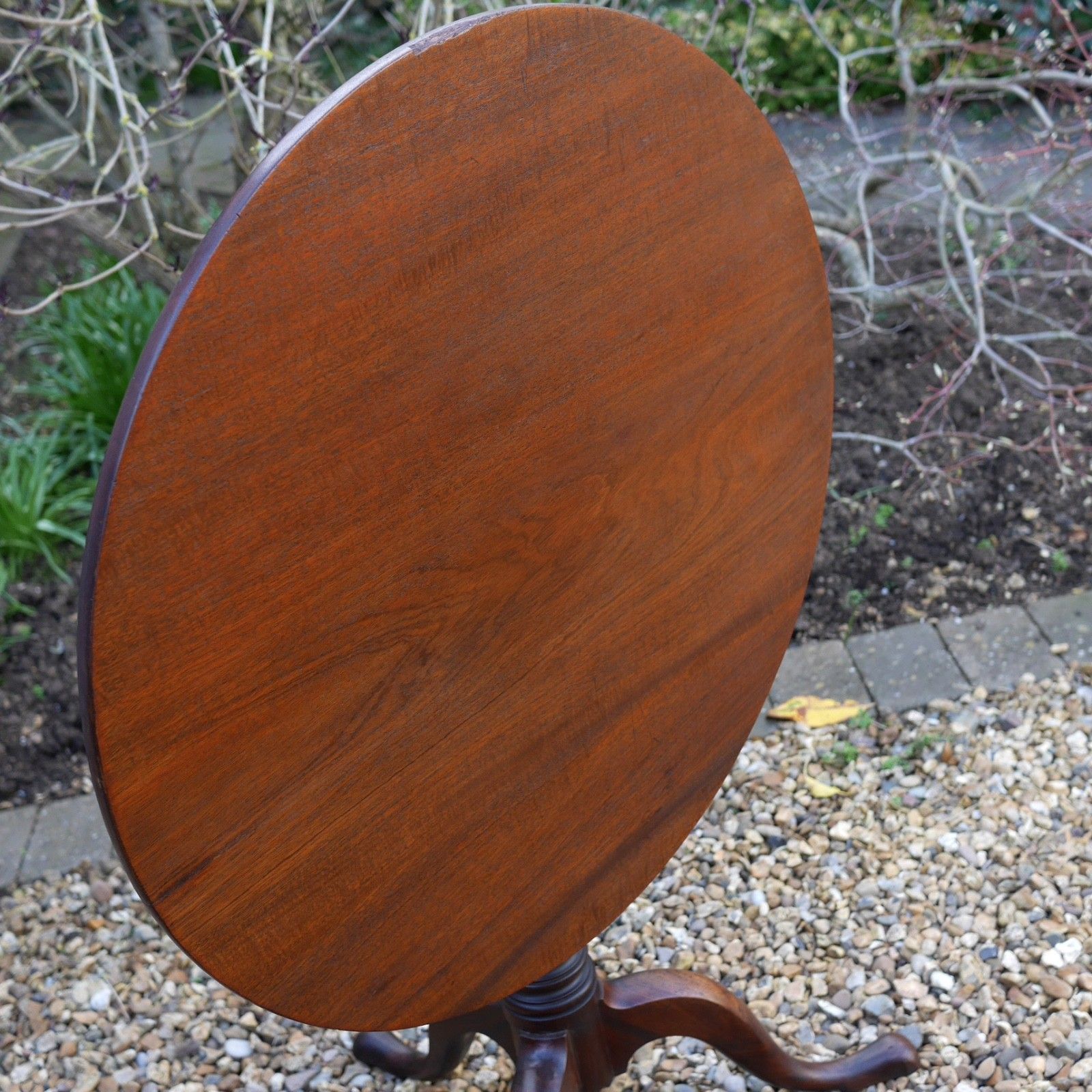 photo furniture Antique 18th Century Georgian Cuban Mahogany Tripod Tilt Top Table #103062