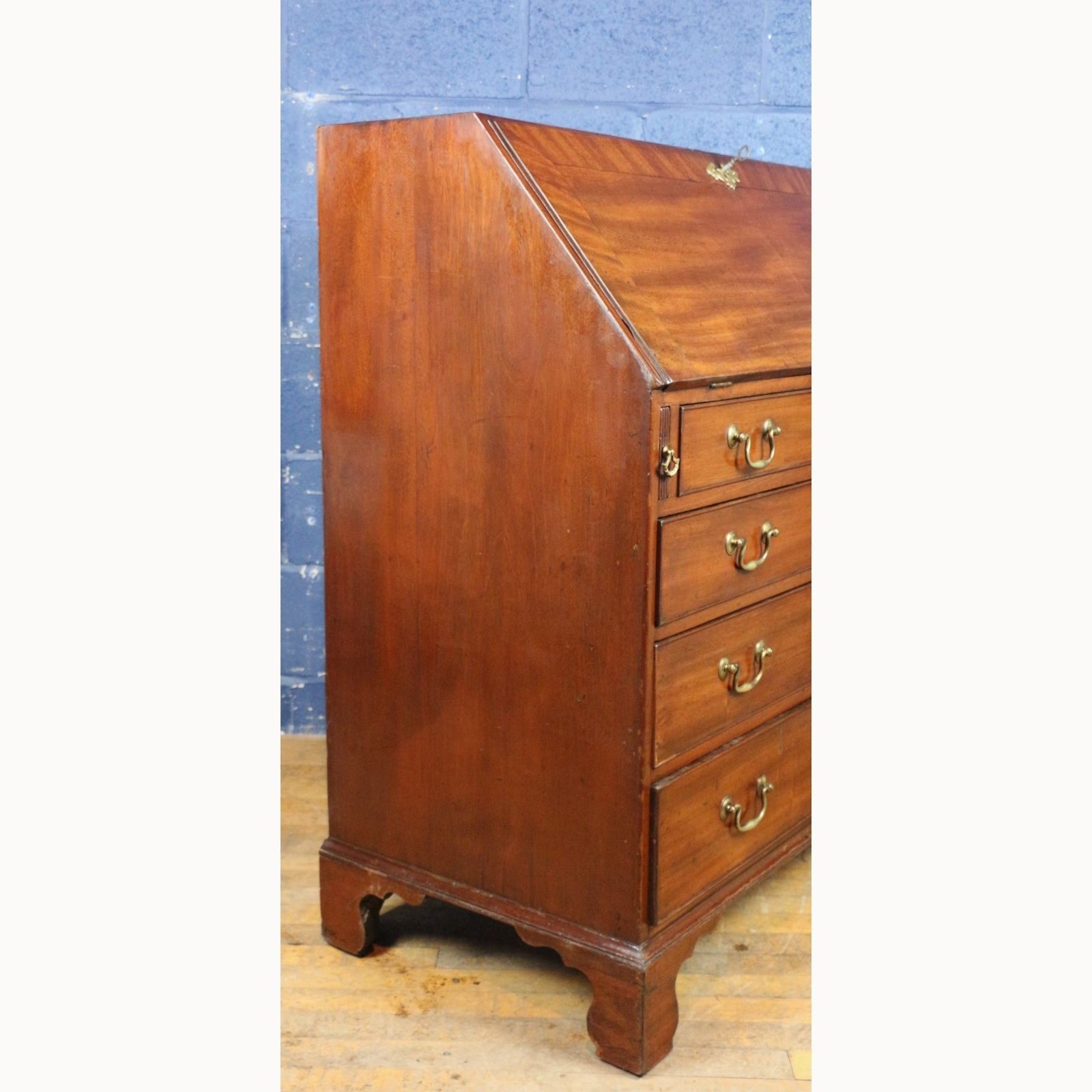 photo vinterior A Georgian Mahogany Fall Front Bureau With Fitted Interior Raised On Bracket Feet