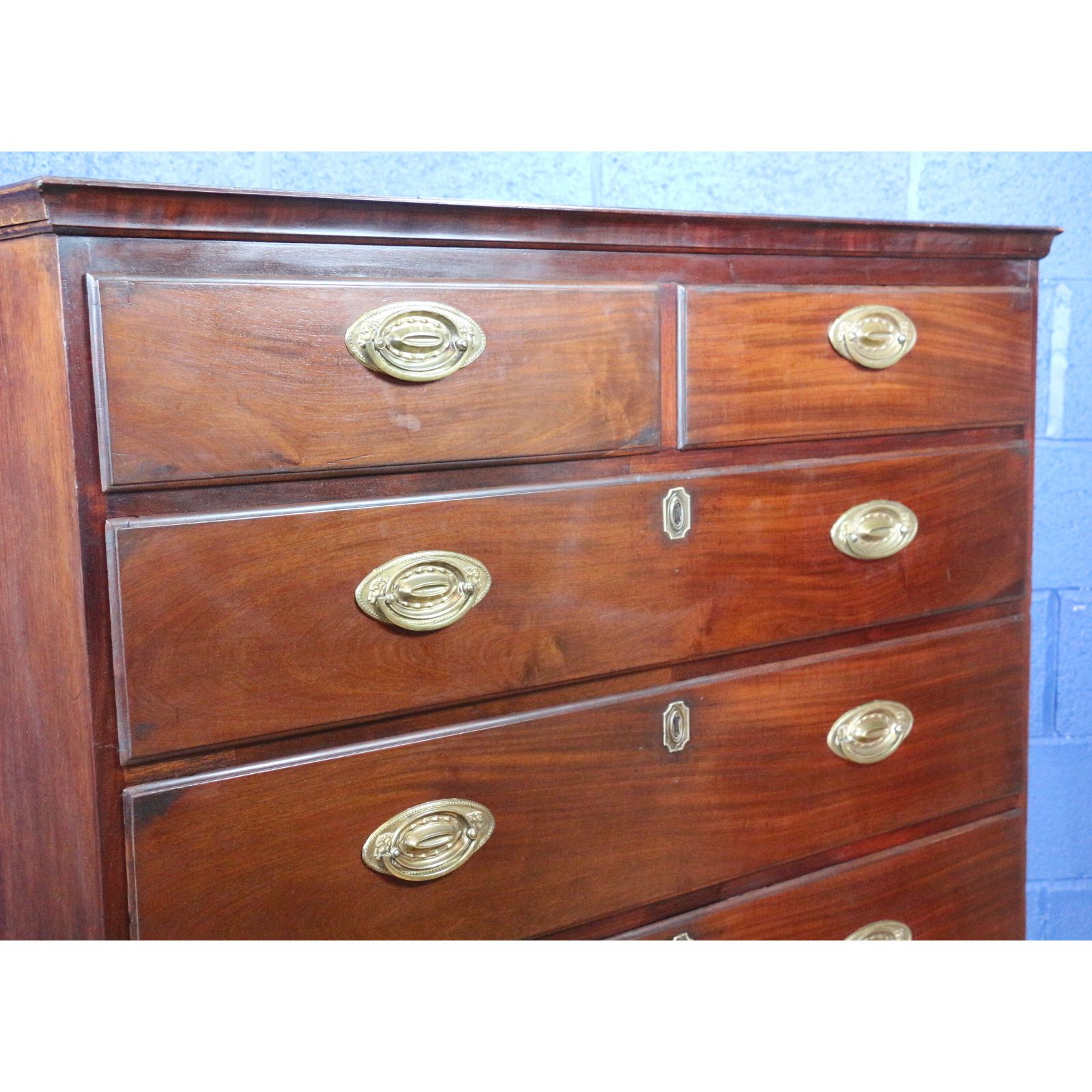 A Large Georgian Oak & Mahogany Two Over Four Graduated Chest Of Drawers photo 750.0