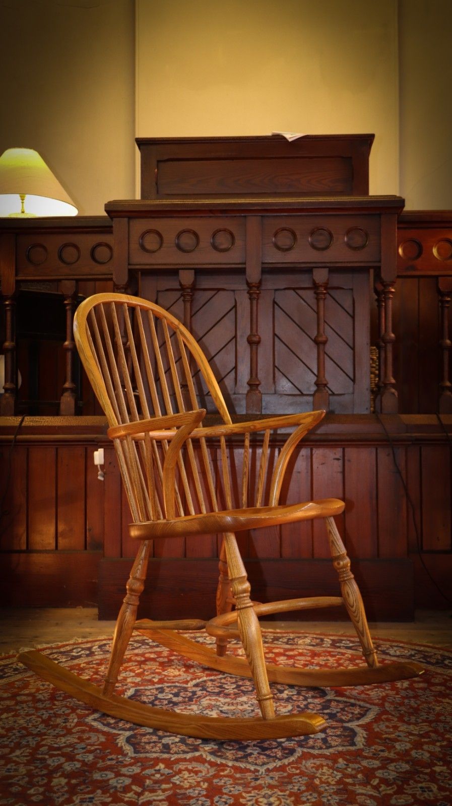 photo vinterior Stunning Georgian 18th Century Windsor Style Bow Spindle Back Rocking Chair 🚚