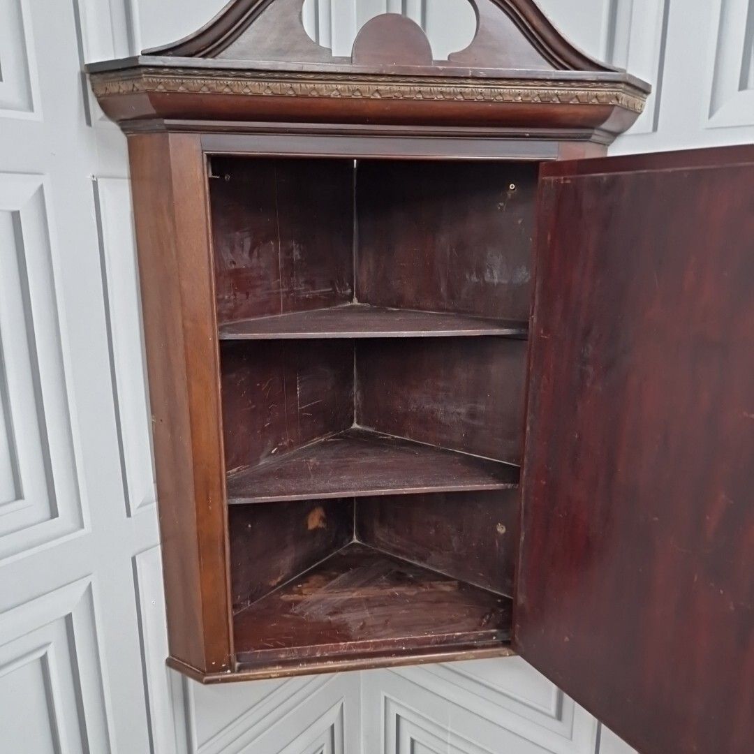 photo vintage Antique Georgian Corner Cabinet Wall Hanging Cupboard Shelves Shelf Unit Wooden
