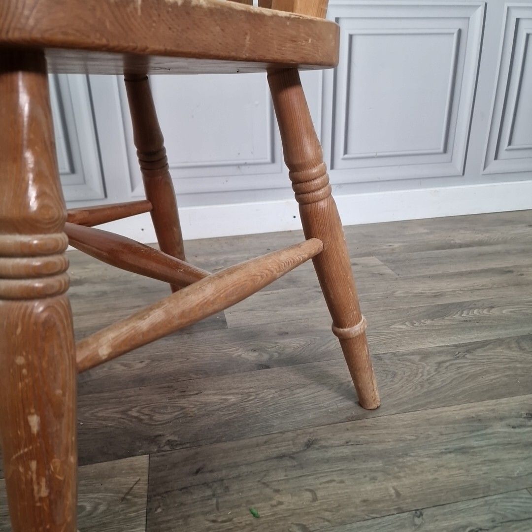 photo vinterior Antique Victorian Rustic Chair Turned Farmhouse Country  Solid Wooden Seat