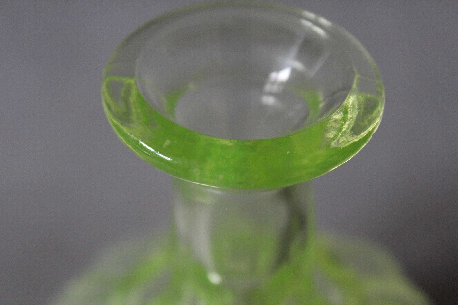 photo vinterior Art Deco Valembert Graffart Val Saint Lambert Water Decanter, Uranium Yellow Green Glass, Bedside Water Carafe, Ouraline