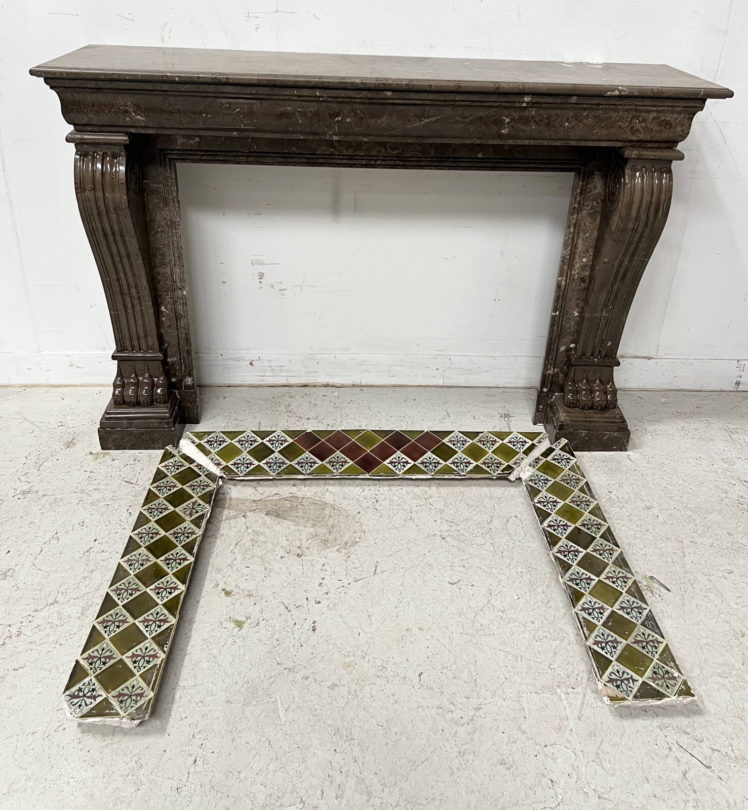 Napoleon III Fireplace With Claw Feet In Speckled Marble, 19th Century photo 4687.0