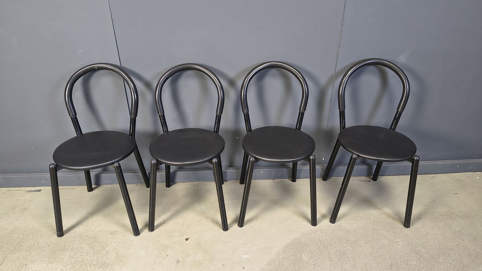 photo vintage Postmodern Italian Dining Chairs Set Of 4   1980s