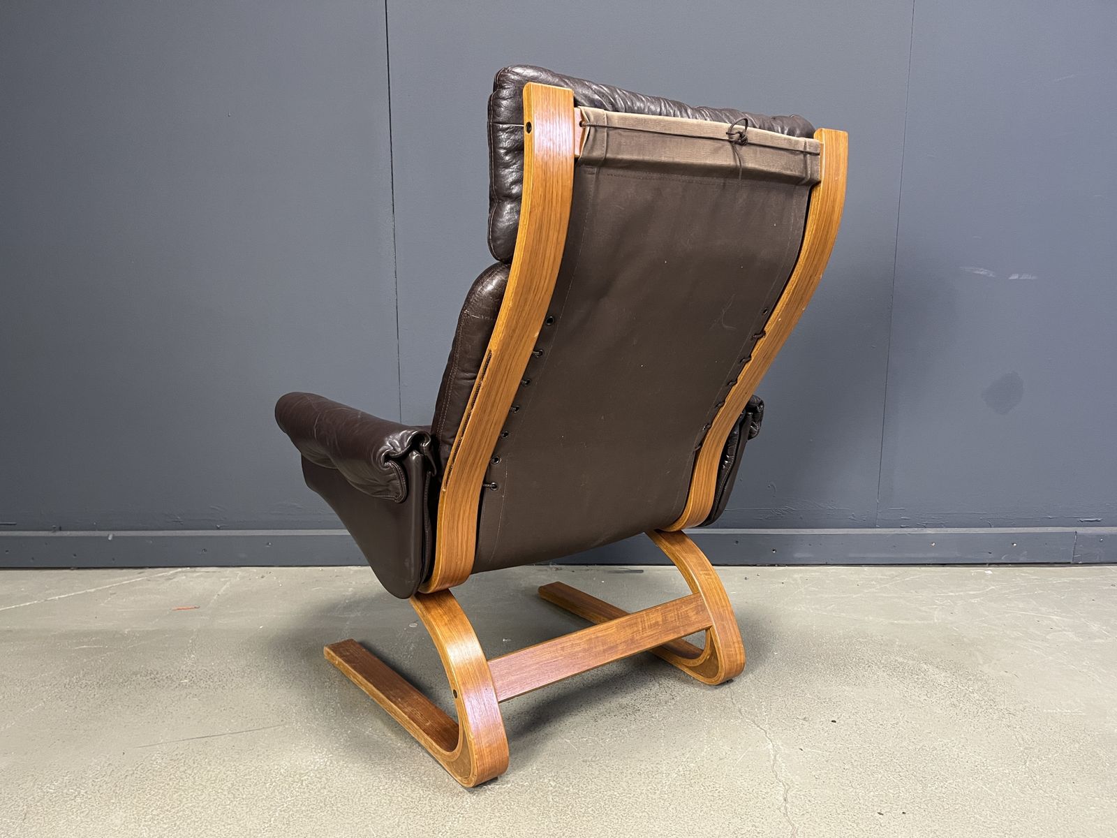 Elsa & Nordahl Solheim Kengu Armchair   1960s photo 495.0