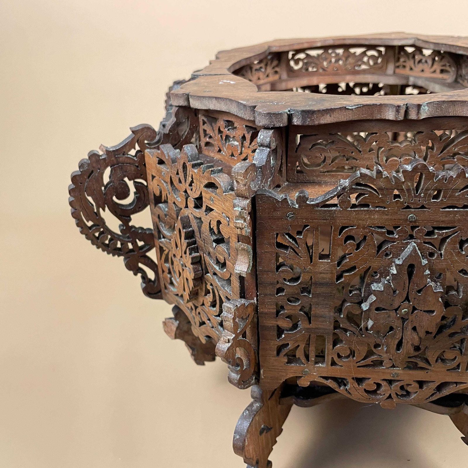 photo furniture Antique Style Carved Wood Planter Jardiniere Stand Handmade Victorian Anglo Indian Style Hand Carved Wooden Planter Box Black Forest