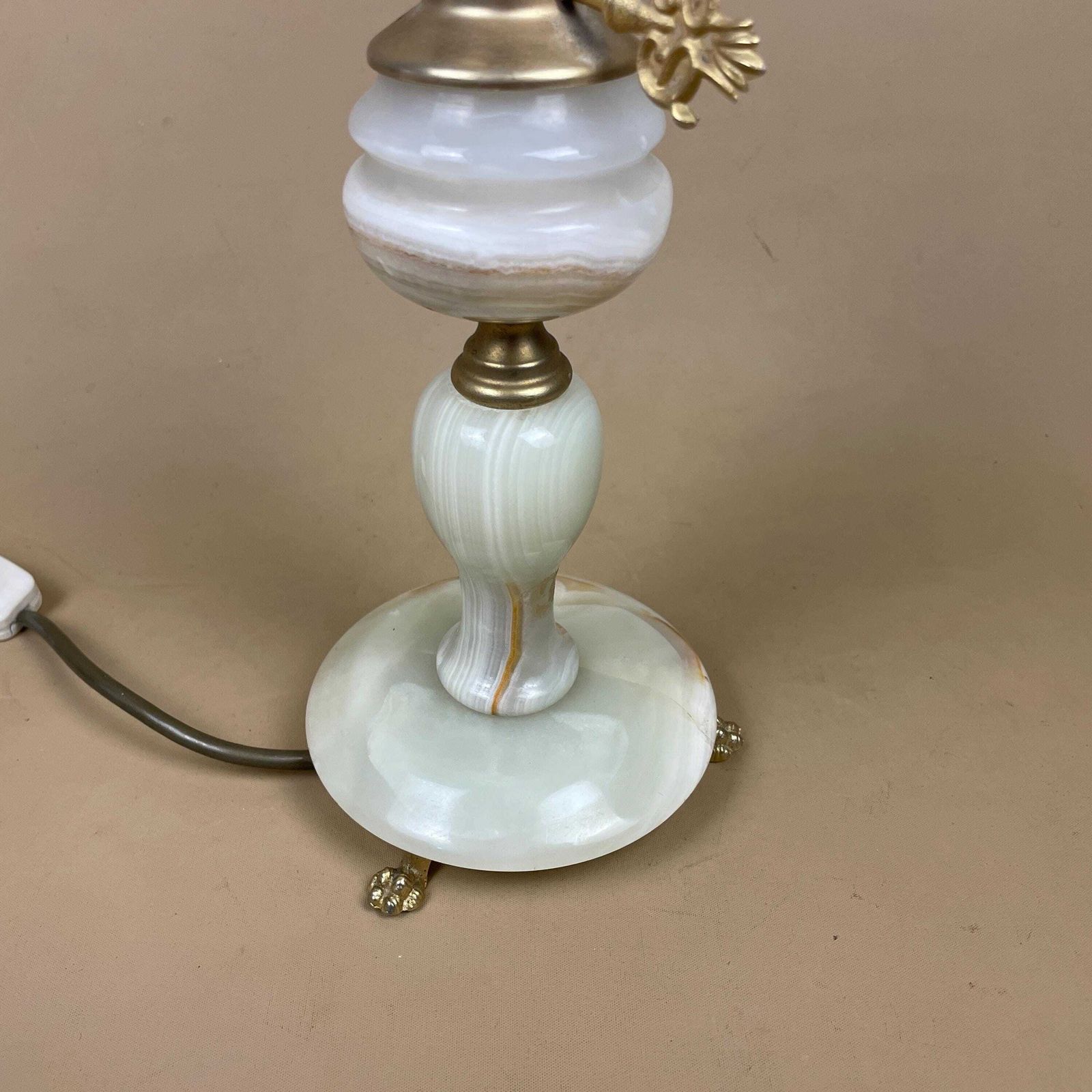 Marble Stone Lamp Green Light Table Bedside Light Natural Patterns Ornate Round Base Onyx Brass Metal Gold Antique Vintage Claw Feet Oil photo 109.0