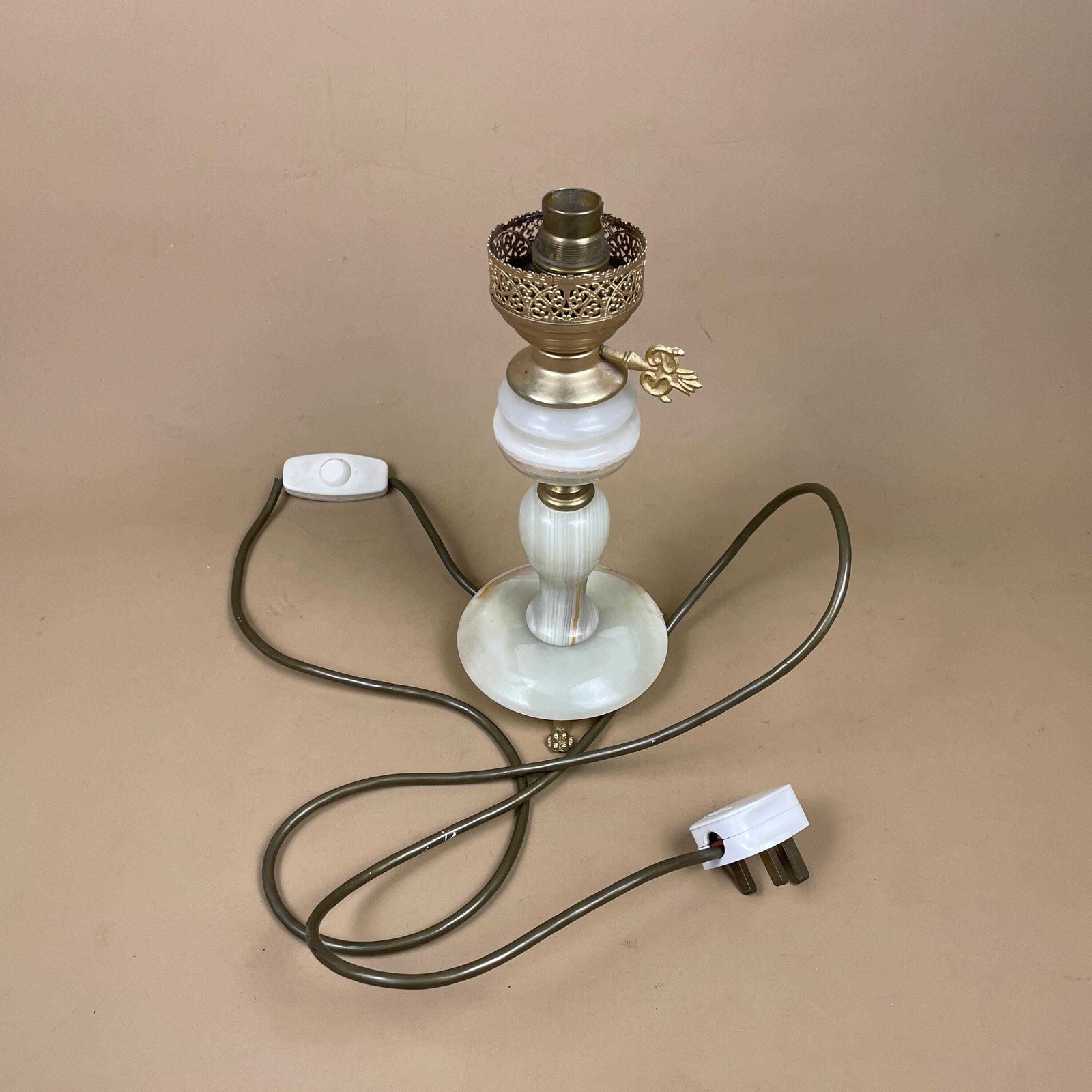 photo furniture Marble Stone Lamp Green Light Table Bedside Light Natural Patterns Ornate Round Base Onyx Brass Metal Gold Antique Vintage Claw Feet Oil