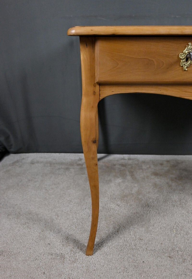 photo furniture Small Desk In Apple And Cherry Wood, Louis XV Period – 18th Century