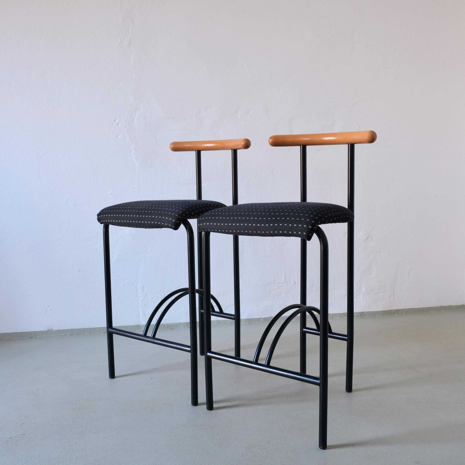 2 Postmodern Tubular Steel Bar Stools | Rodney Kinsman Style | 1980s photo vinterior