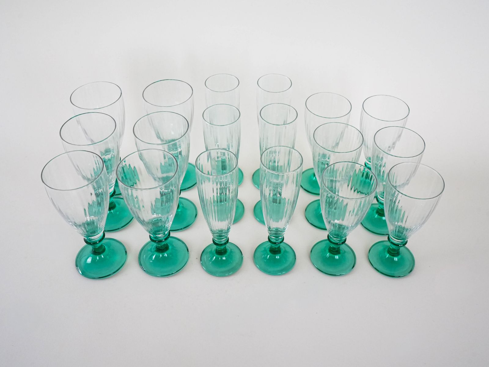 Set Of Wine And Champagne Glasses 1970s Made In Italy photo 379.0
