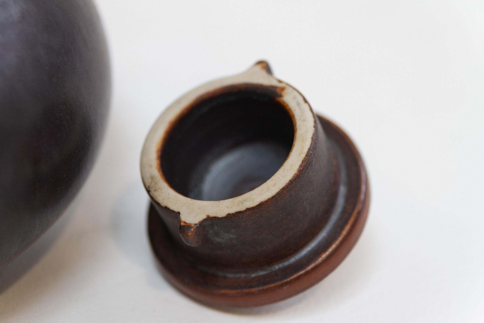 photo buy Danish Teapot In Glazed Ceramic By Eva Stæhr Nielsen For Saxbo, 1950s.