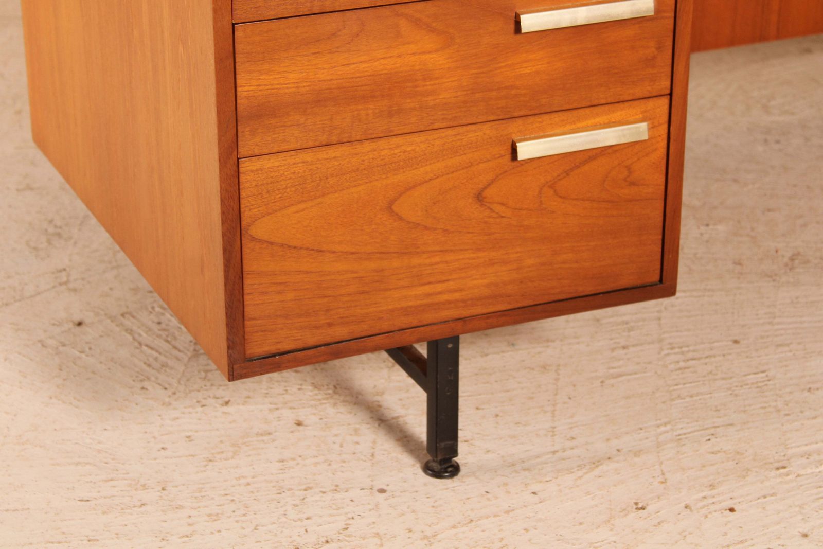 British Mid Century Executive Teak Desk With Brass Handles, Circa 1970s photo 950.0