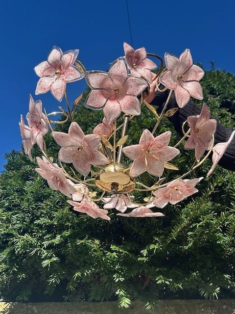 photo buy Vintage Italian Pink Glass Flower Chandelier – Murano Style – Gilt Metal