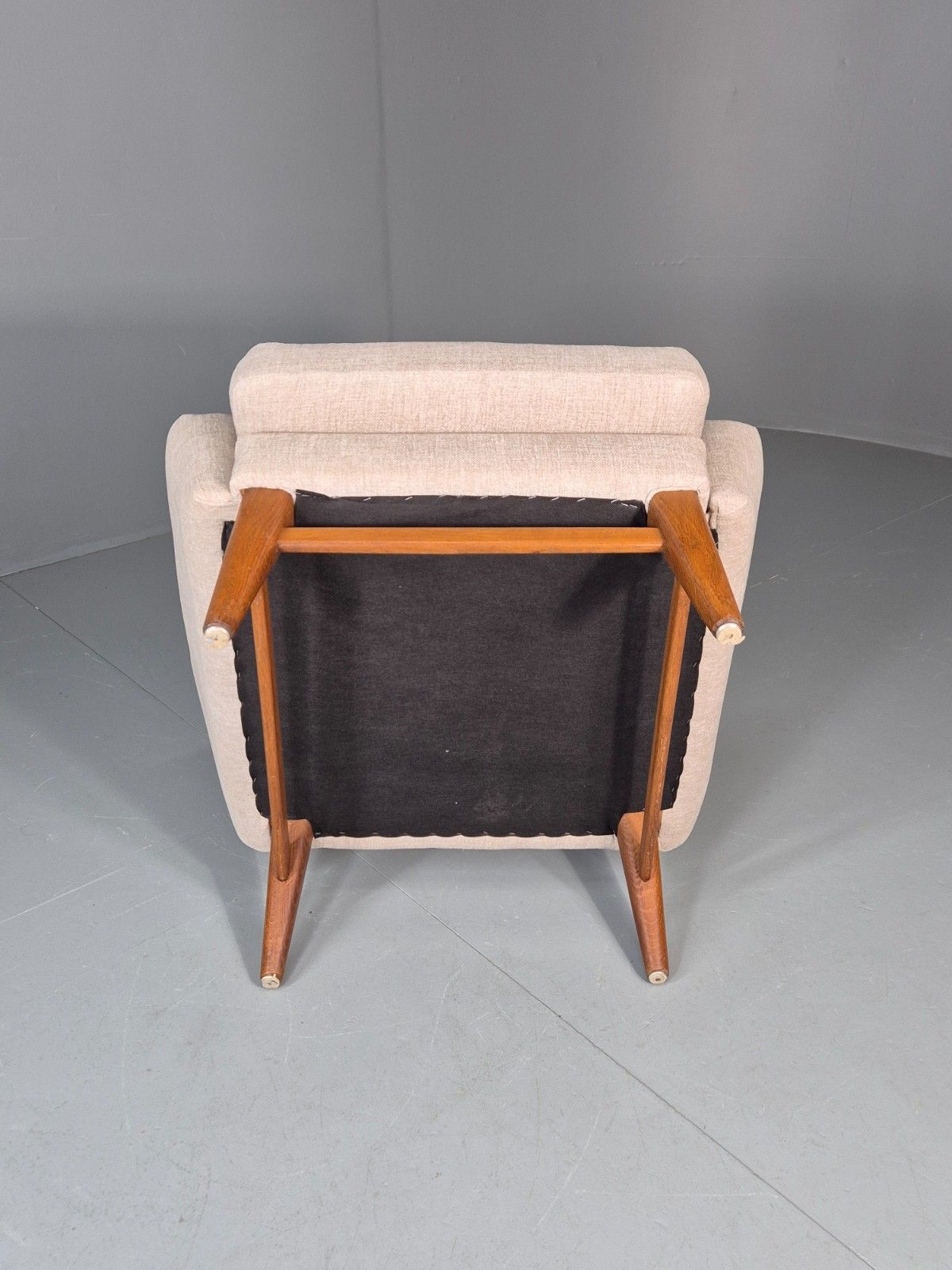 photo vintage Vintage Danish Mid Century Lounge Chair Teak Frame New Upholstery Eb11777 Mnor