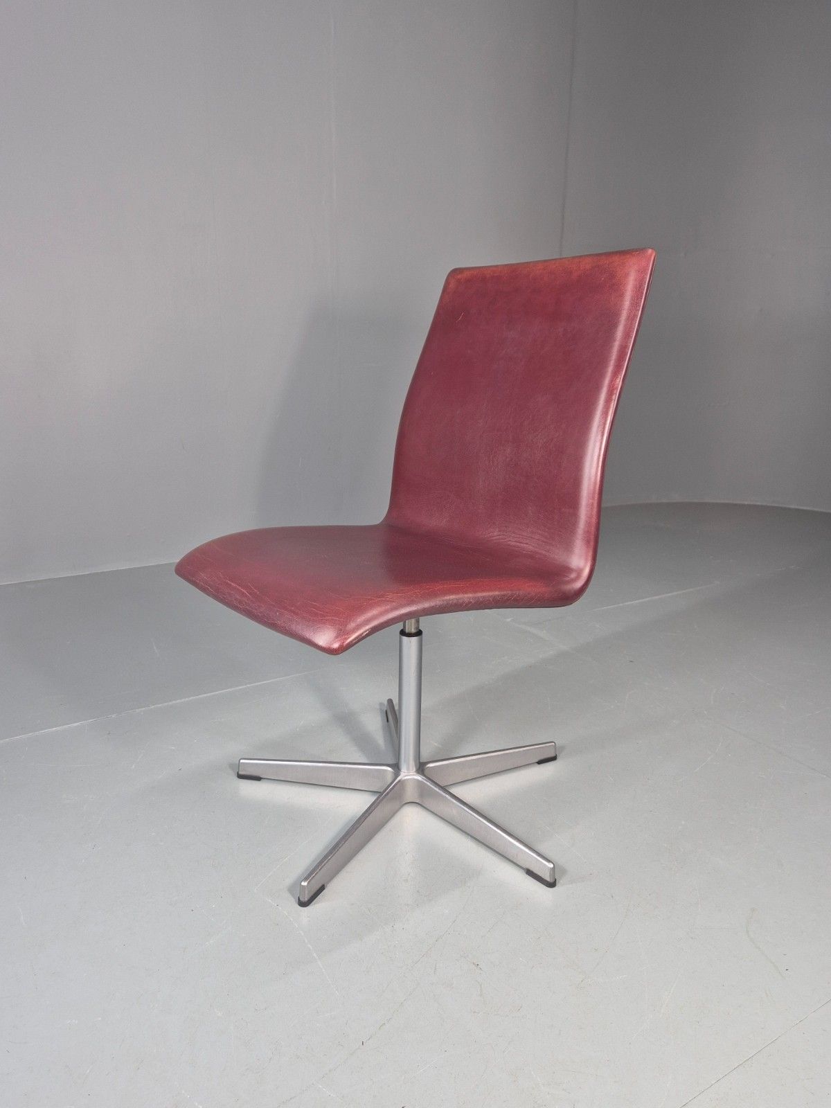 Vintage Fritz Hansen Oxford Chair Arne Jacobsen Design 2004 Mcm Eb11751 Mswi