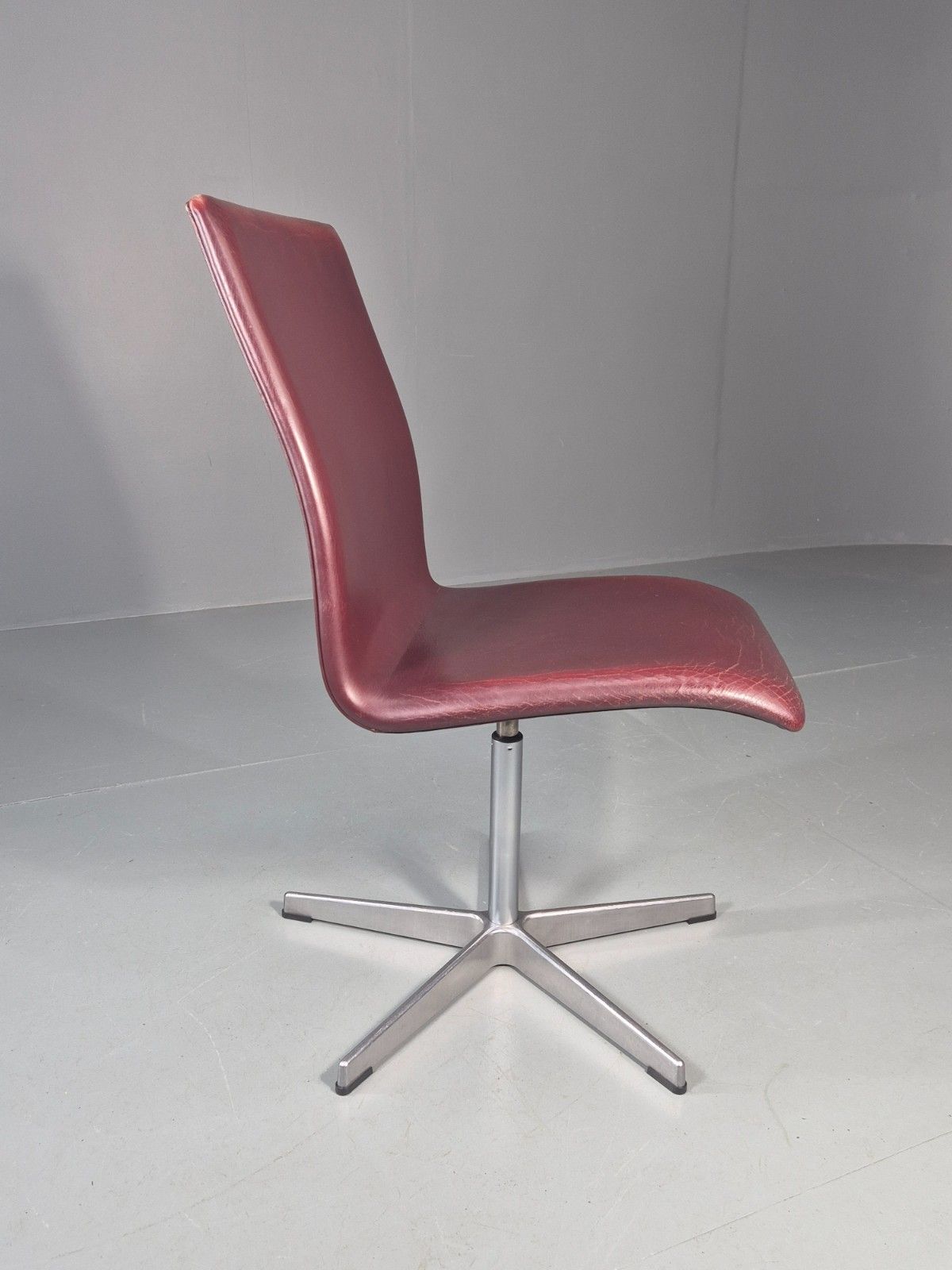 Vintage Fritz Hansen Oxford Chair Arne Jacobsen Design 2004 Mcm Eb11750 Mswi photo 350.0
