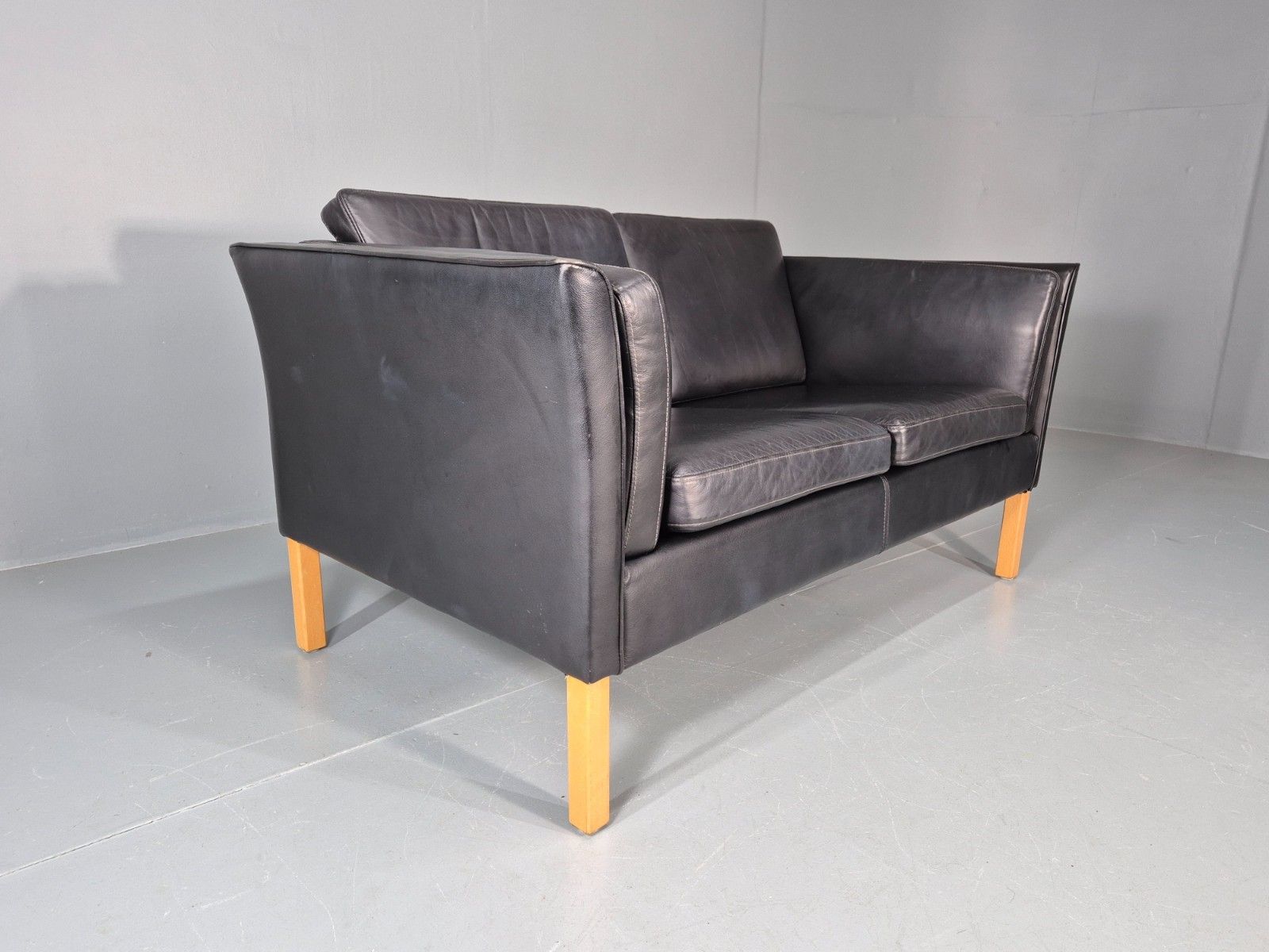 Furniture Vintage 2 Seater Settee Danish Retro Black Leather And Vinyl Eb11640  M2ss photo