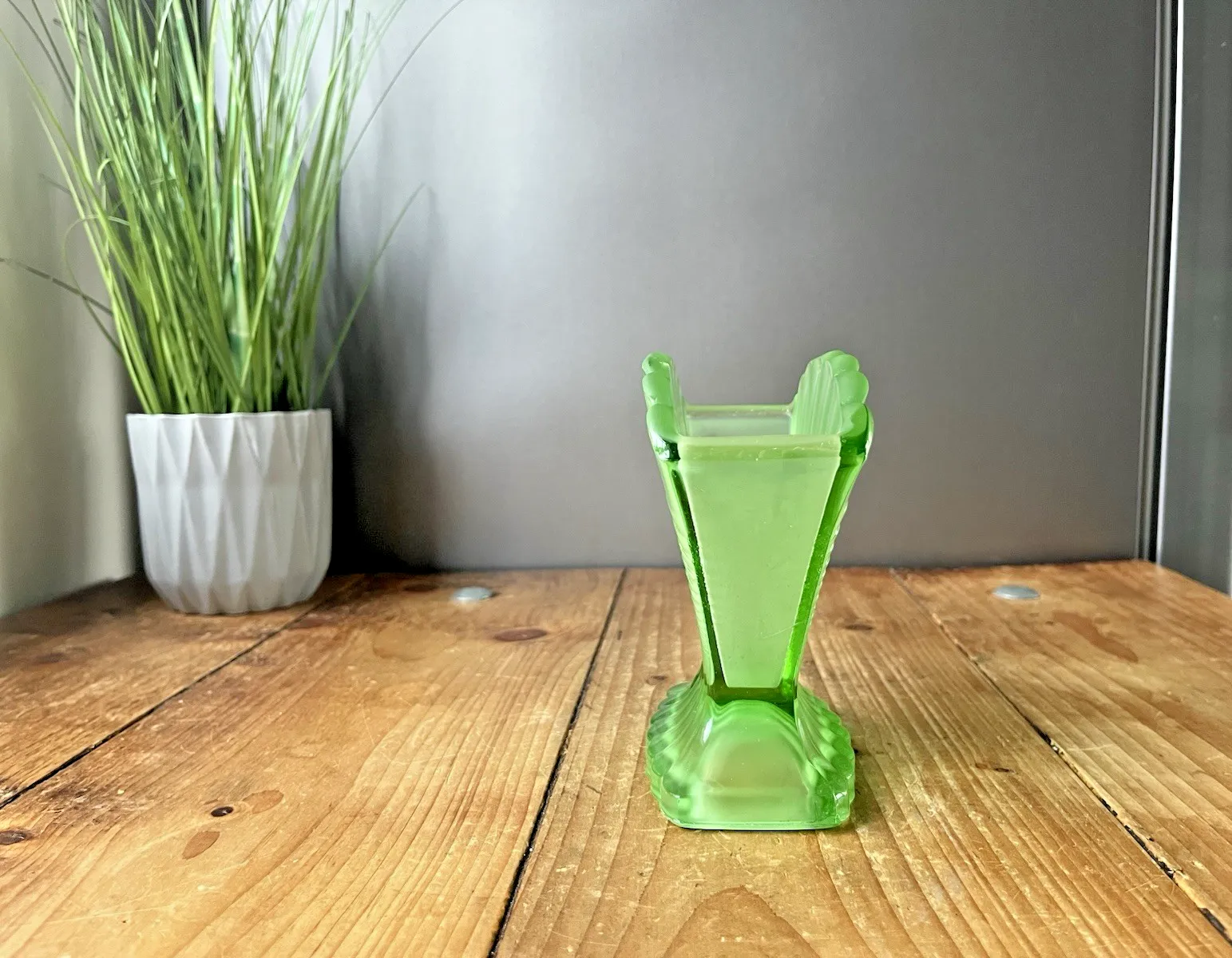 English Art Deco George Davidson Green Frosted Fanned Fan Glass Flower Vase #296 photo Home Decor