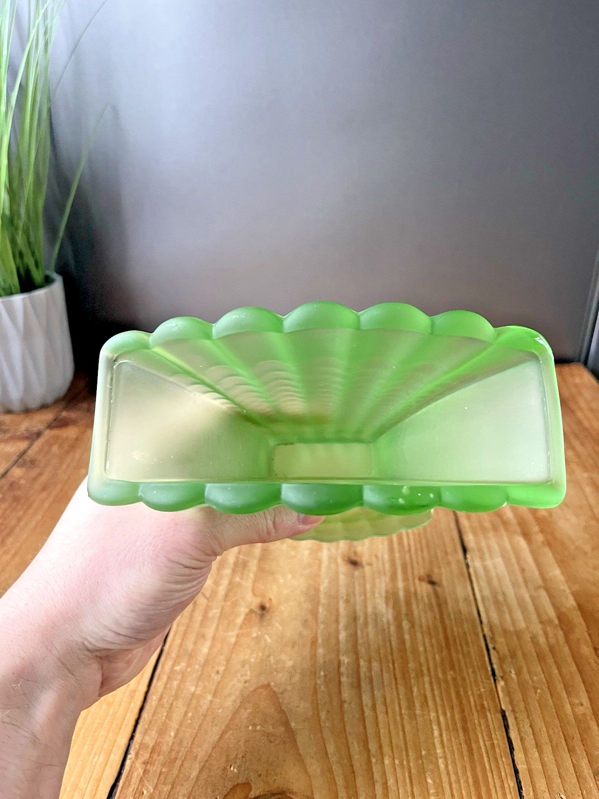 English Art Deco George Davidson Green Frosted Fanned Fan Glass Flower Vase #296 photo vintage